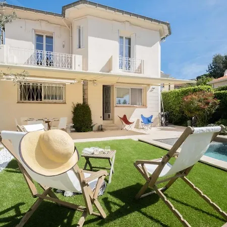Villa House With Heated Swimming Pool