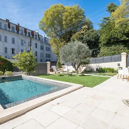 House With Heated Swimming Pool Villa