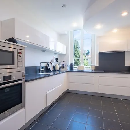 Villa House With Heated Swimming Pool