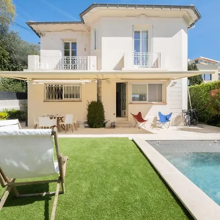House With Heated Swimming Pool Villa *